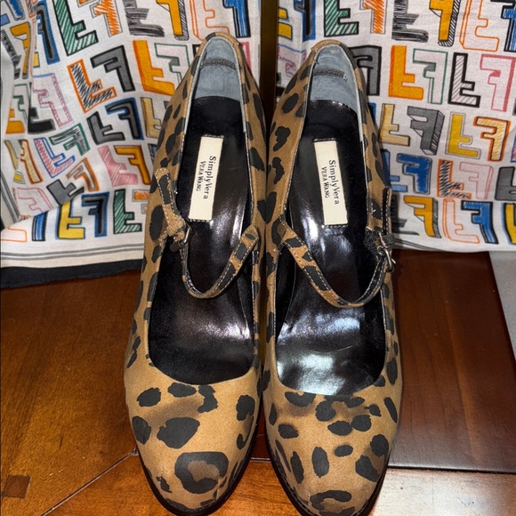 Simply Vera Vera Wang Tan Leopard Print Heels - Picture 2 of 6